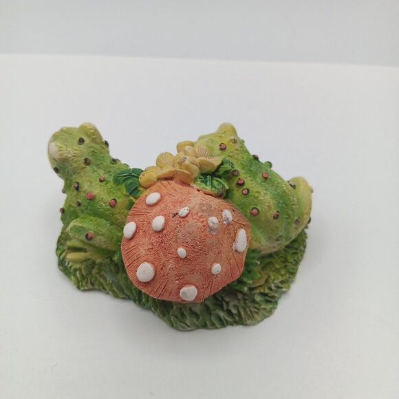 VTG Frogs Toads Mushroom Lilies Figurine Garden Sculpture Lawn Ornament Unique - Picture 4 of 9